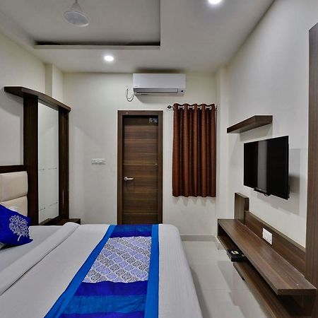 Hotel Amar Palace Ujjain Exteriör bild