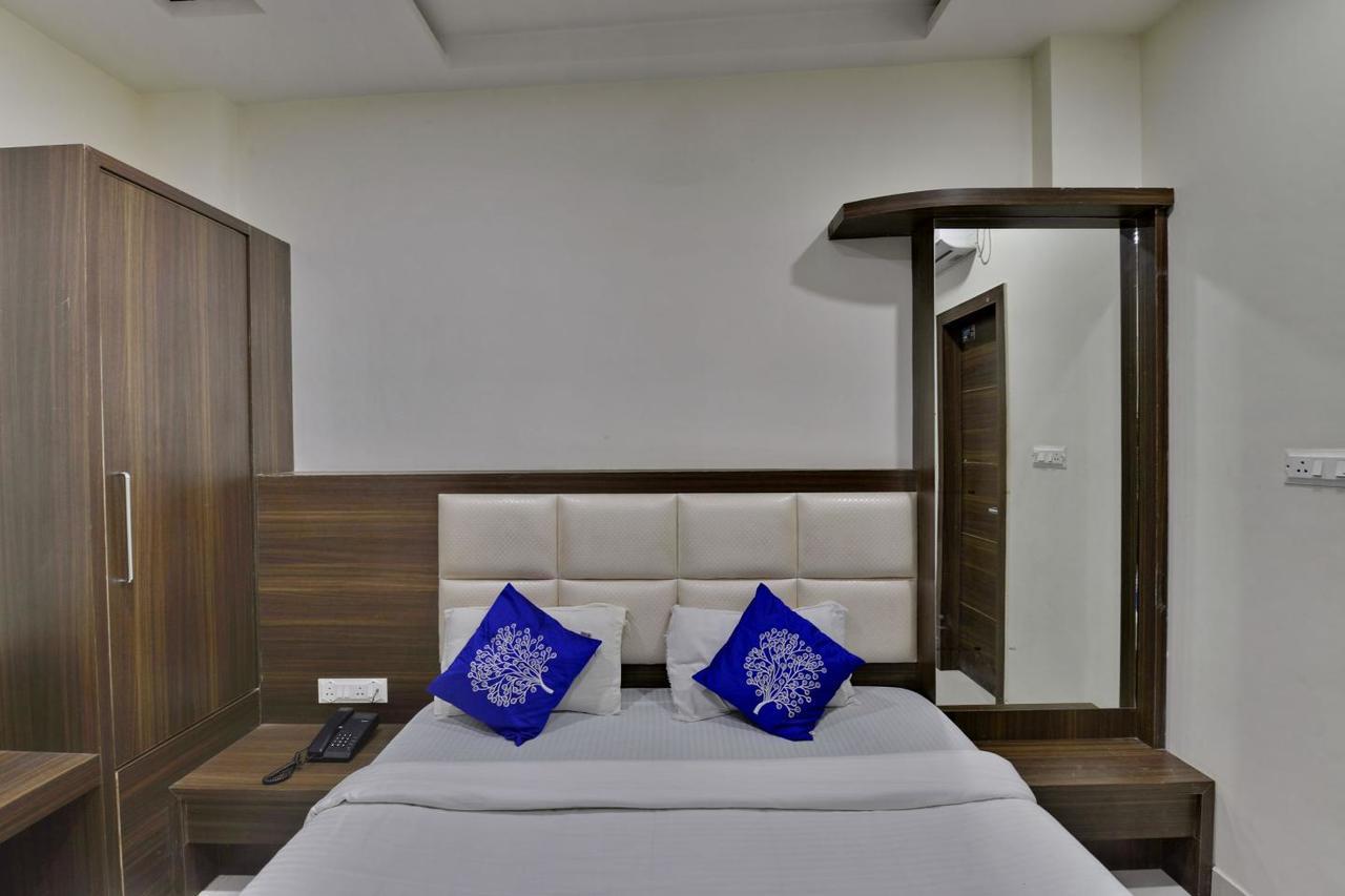 Hotel Amar Palace Ujjain Exteriör bild