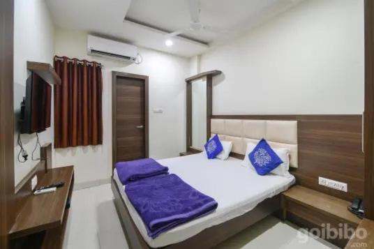 Hotel Amar Palace Ujjain Exteriör bild